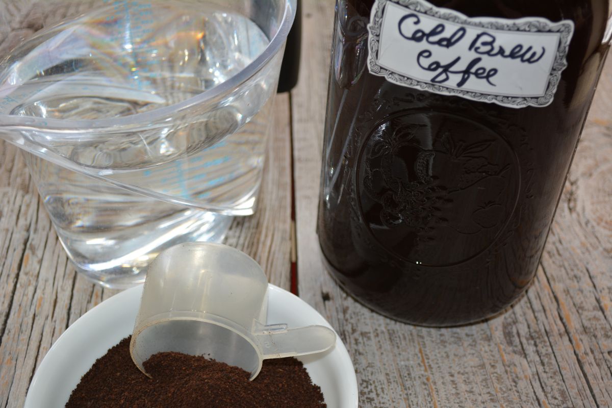 Making cold brew coffee