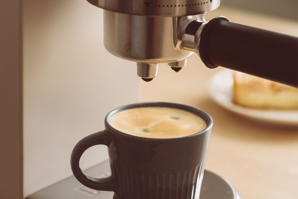 Making espresso coffee
